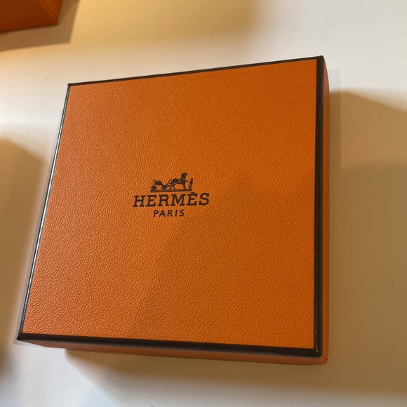 HERMES (4) BOXS AND (4) SMALL BOOKS - Picture 3 of 11